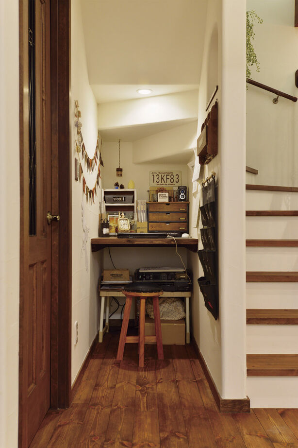 フラワーホーム 【1850万円/38.8坪/プロヴァンス/おうちカフェ】無垢床と塗り壁がヴィンテージインテリアに似合う家の建築実例画像7