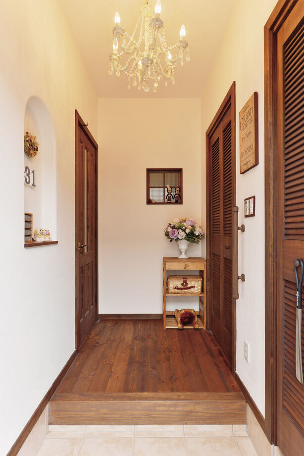 フラワーホーム 【1850万円/38.8坪/プロヴァンス/おうちカフェ】無垢床と塗り壁がヴィンテージインテリアに似合う家の建築実例画像8