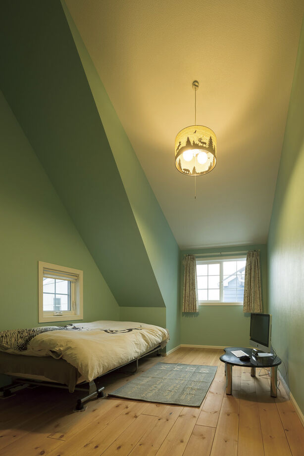 フラワーホーム 【1838万円/37.6坪/西海岸/インナーガレージ】リビングから愛車を眺めるアメリカンスタイルの家の建築実例画像10