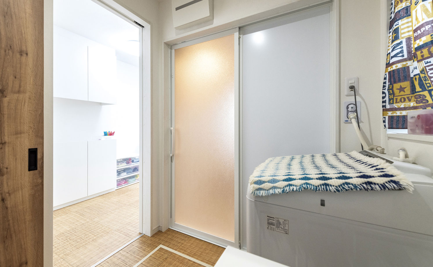 昭和建設 平屋でもリビングは天井高4.4ｍの開放感。パパのトレーニングや家事ラクにも配慮した、アイデア満載の家の建築実例画像10