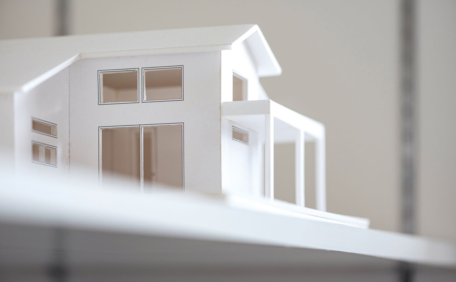 昭和建設 【吹抜の開放感を味わえる平屋】窓越しの緑景を取り込み、モデルハウスのような美しさを追求した家の建築実例画像16