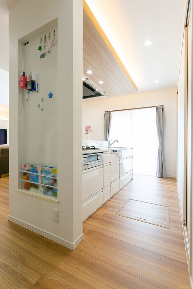 昭和建設 【2200万円台で建てた家／間取り図有】天井高4.3ｍの開放的なリビングとスキップフロアが魅力の平屋の建築実例画像16