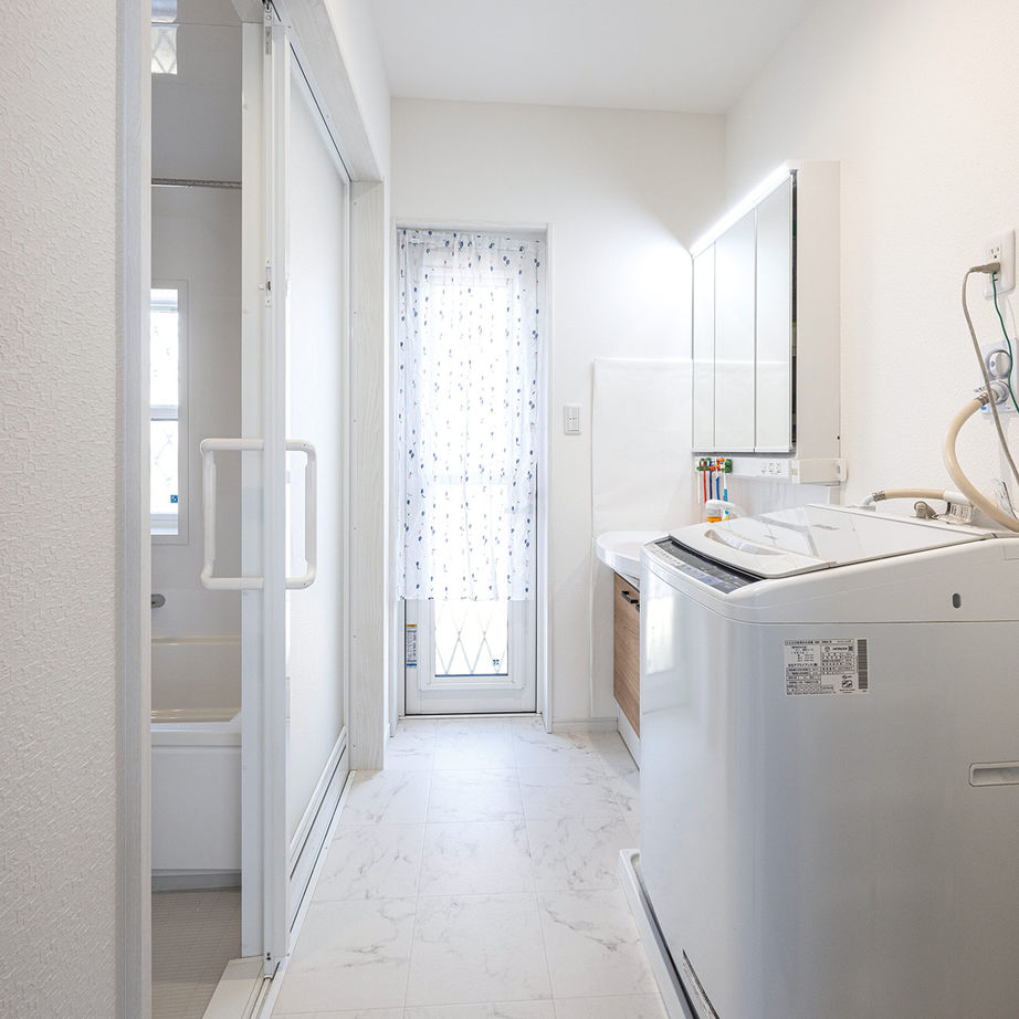 昭和建設 【1600万円台で建てた家／間取り図有】家族の時間を大切に、家事ラク動線も叶えたリビング中心の平屋の建築実例画像6