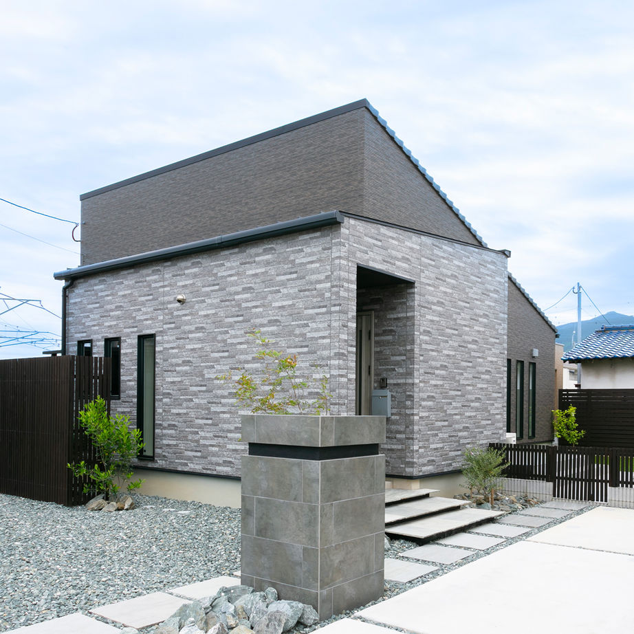 昭和建設 【2000万円～2499万円で建てた家／間取り図有／平屋】リゾートホテルをコンセプトにセカンドライフを満喫の建築実例画像1