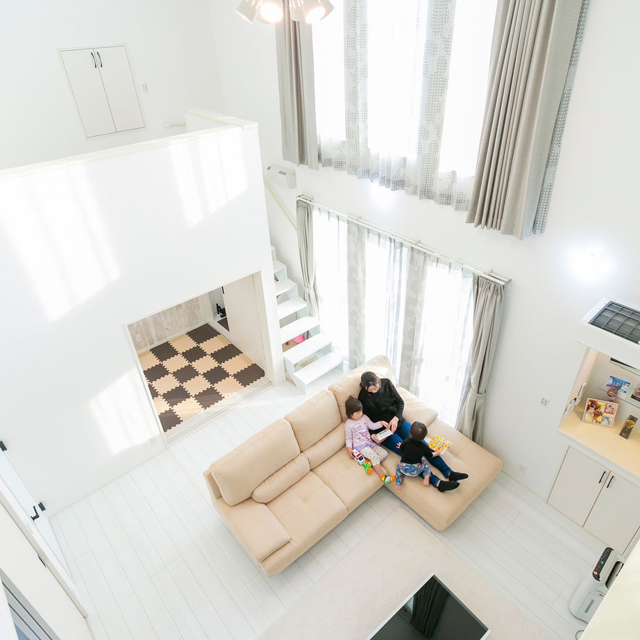 昭和建設 【間取り図有／ビルトインガレージ】家族や友人とワイワイ過ごす、シアタールームやスキップフロアがある家の建築実例画像2