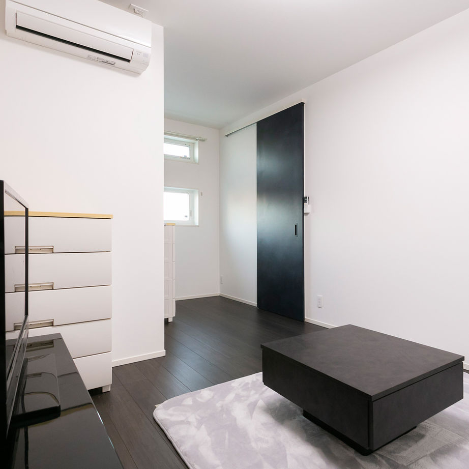 昭和建設 【間取り図有／ビルトインガレージ】家族や友人とワイワイ過ごす、シアタールームやスキップフロアがある家の建築実例画像9