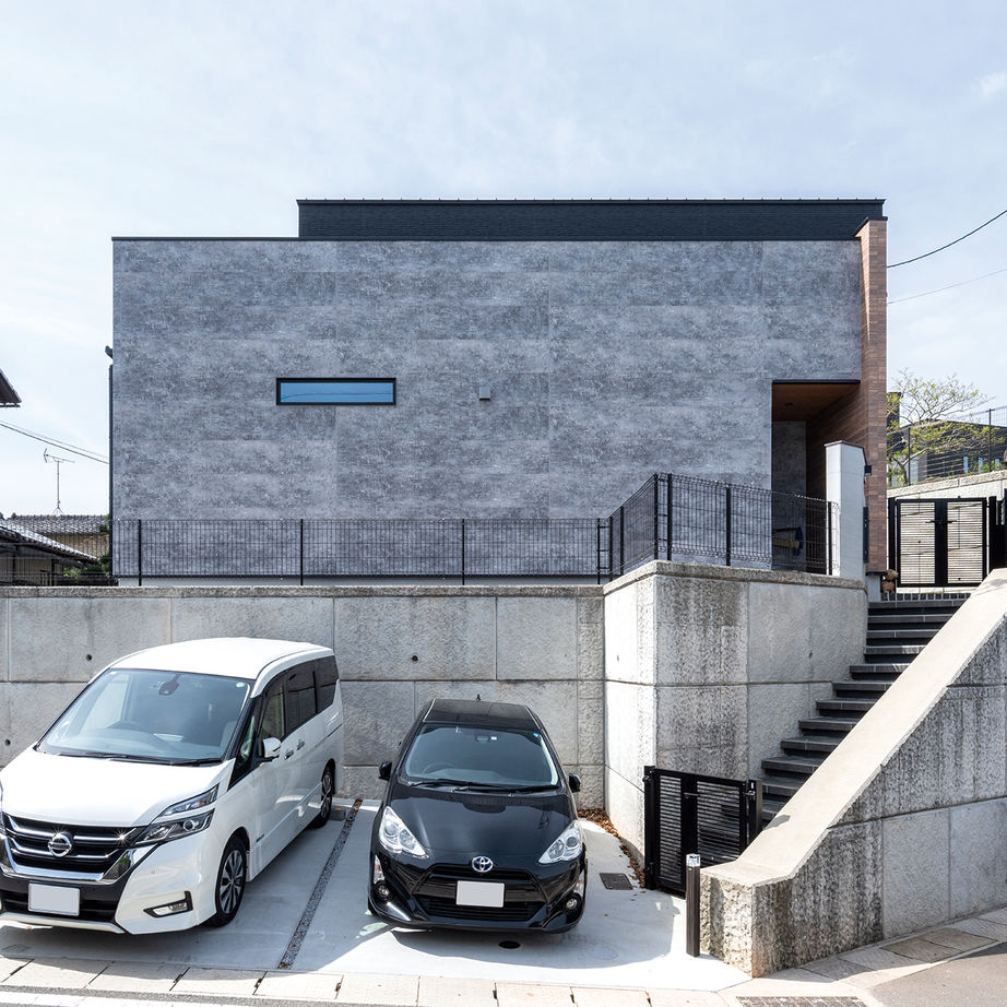 昭和建設 【2000万円～2499万円で建てた家／間取り図有】一括収納と効率的な動線で長く快適に暮らせるモダンな家の建築実例画像1