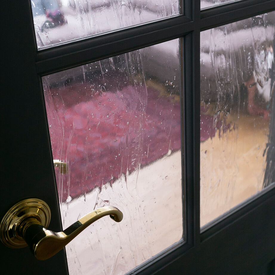 昭和建設 【2500万円～2999万円で建てた家／間取り図有】お気に入りのドアの先には薪ストーブがある吹抜けのリビングの建築実例画像4