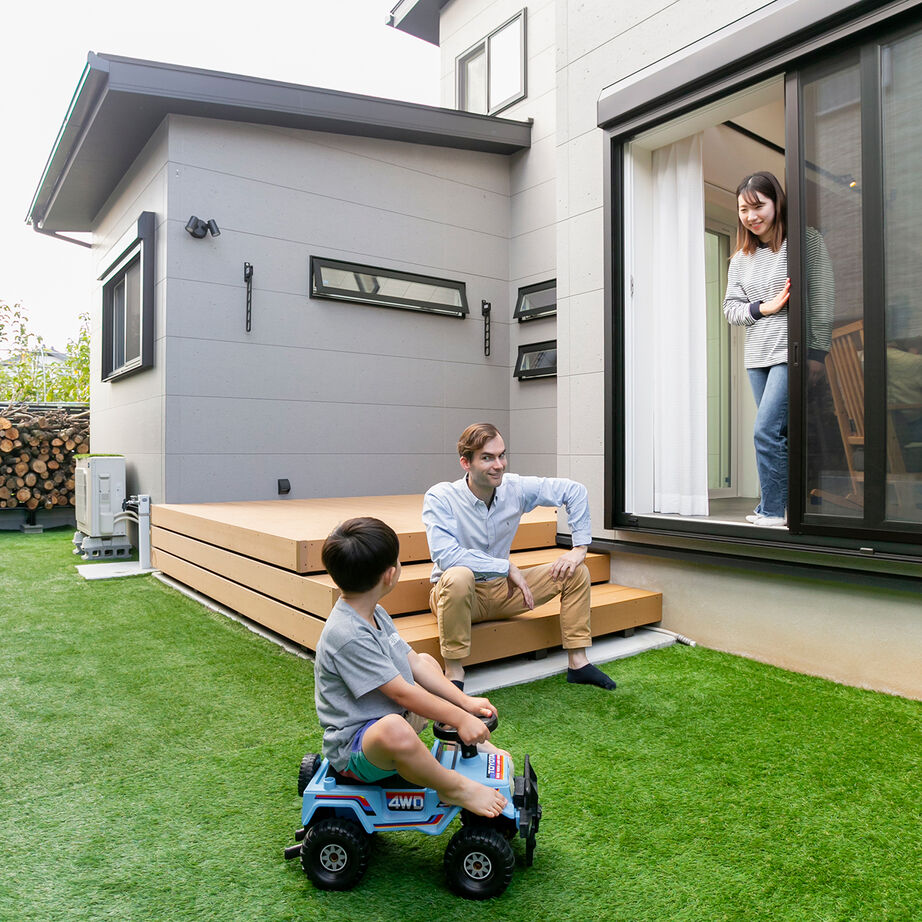 昭和建設 【2500万円～2999万円で建てた家／間取り図有】お気に入りのドアの先には薪ストーブがある吹抜けのリビングの建築実例画像10