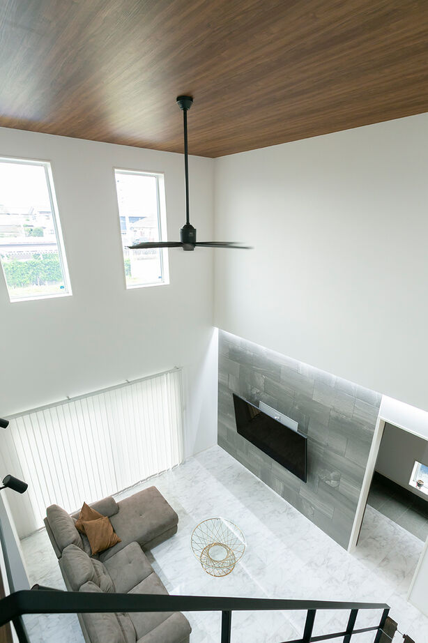 昭和建設 【2800万円台で建てた家／間取り図有】吹抜けリビングとモダンな和室で美しく暮らすホテルライクな家の建築実例画像2