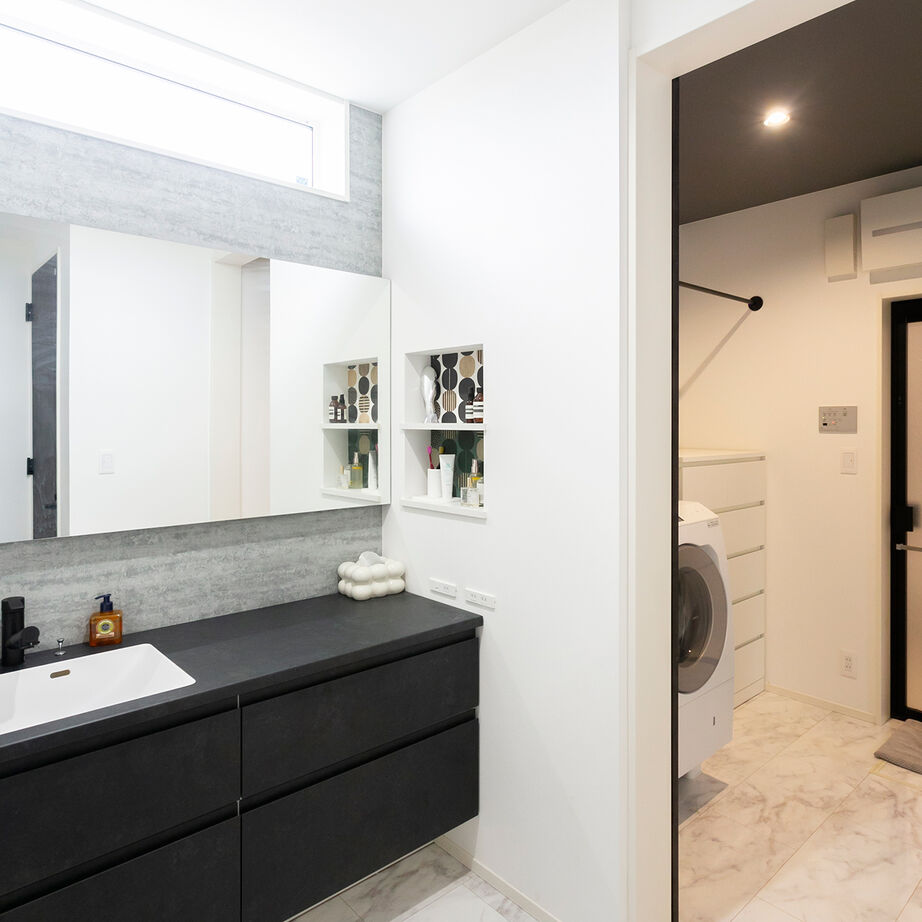 昭和建設 【2800万円台で建てた家／間取り図有】吹抜けリビングとモダンな和室で美しく暮らすホテルライクな家の建築実例画像4