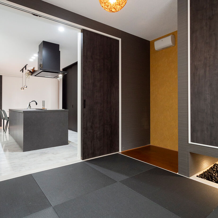 昭和建設 【2800万円台で建てた家／間取り図有】吹抜けリビングとモダンな和室で美しく暮らすホテルライクな家の建築実例画像8