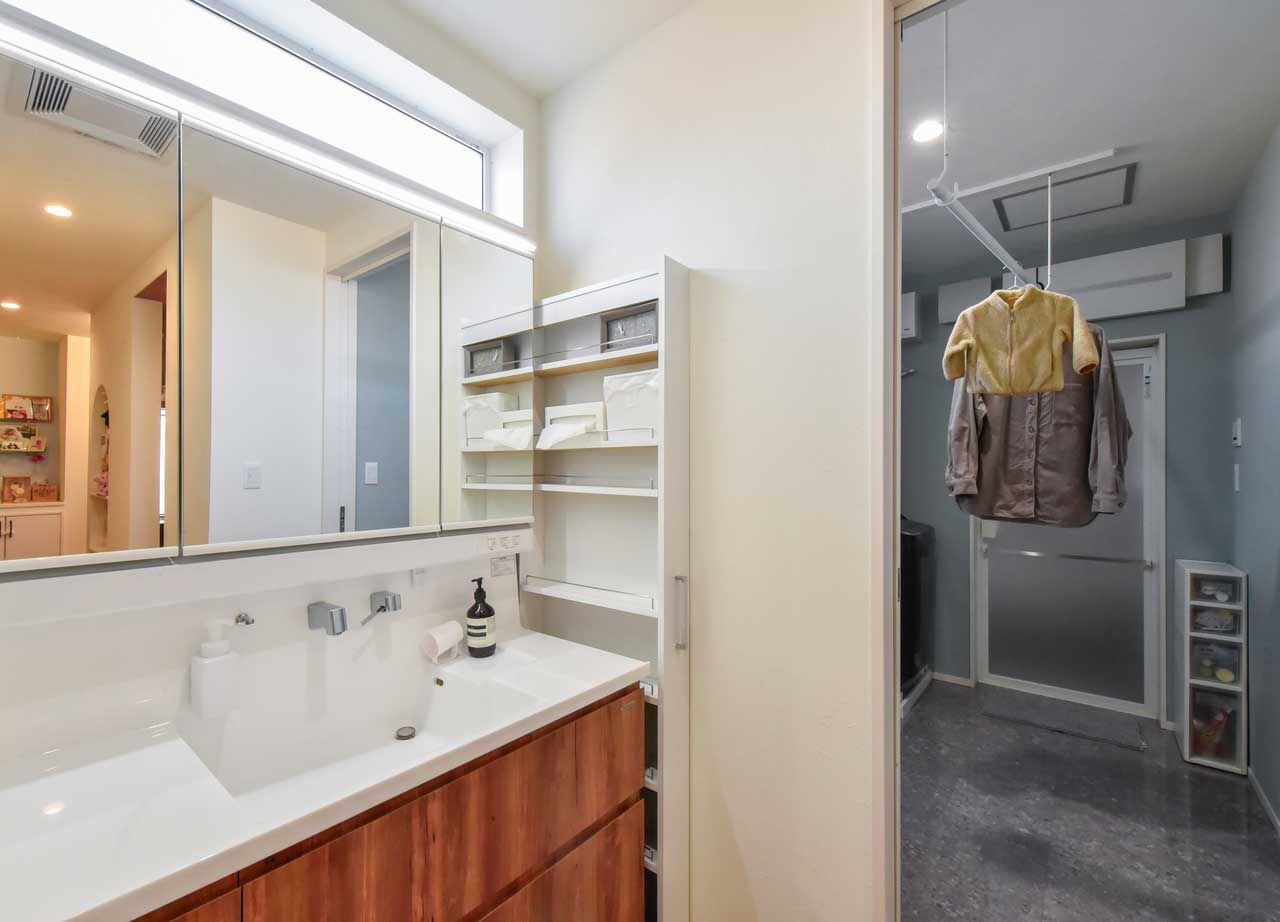 昭和建設 【2000万円～2499万円で建てた家／間取り図有／平屋】吹き抜けのある27畳のLDKと回遊動線が魅力！の建築実例画像6