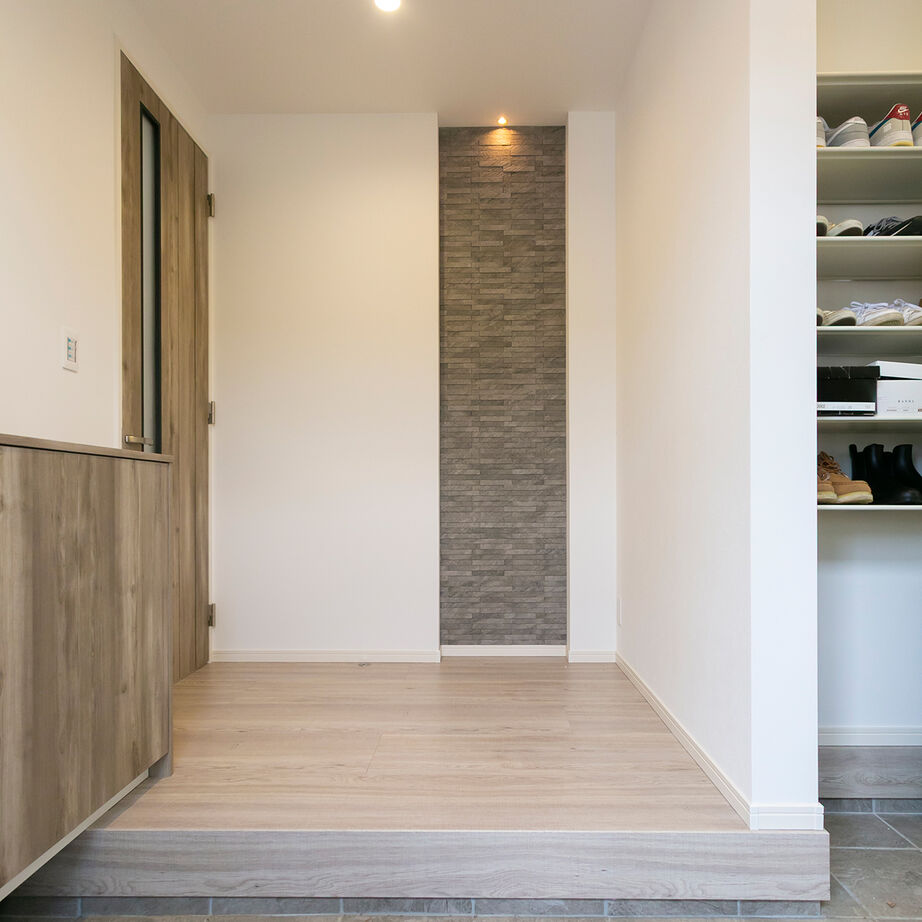 昭和建設 【2400万円台で建てた家／間取り図有】勾配天井で開放感たっぷり。家族の会話が増えるロフト付きの平屋の建築実例画像3