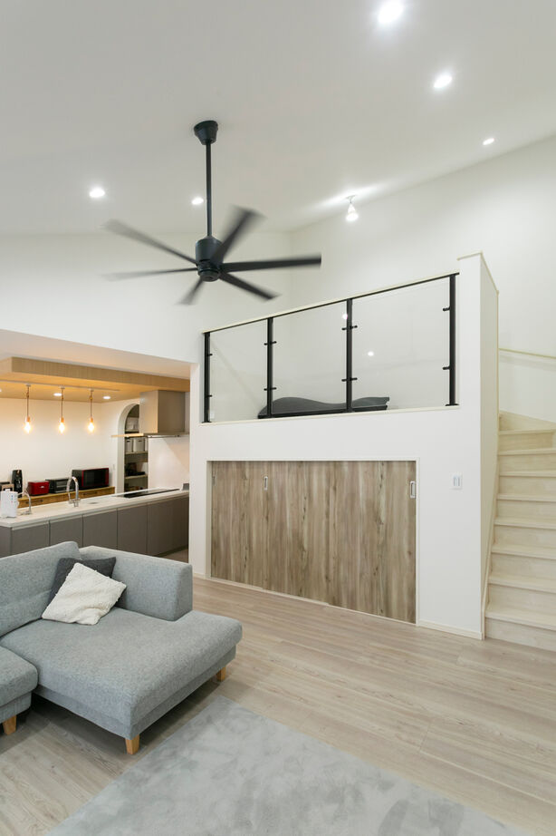 昭和建設 【2400万円台で建てた家／間取り図有】勾配天井で開放感たっぷり。家族の会話が増えるロフト付きの平屋の建築実例画像4