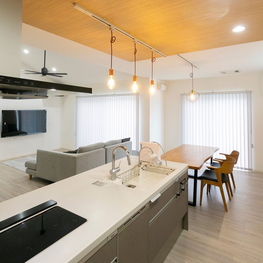 昭和建設 【2400万円台で建てた家／間取り図有】勾配天井で開放感たっぷり。家族の会話が増えるロフト付きの平屋の建築実例画像7