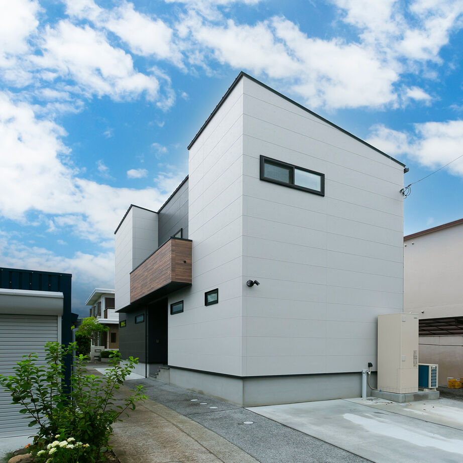 昭和建設 【2200万円台で建てた家／間取り図有】ヴィンテージ感あふれる家具が似合う、ブルックリンスタイルの家の建築実例画像1