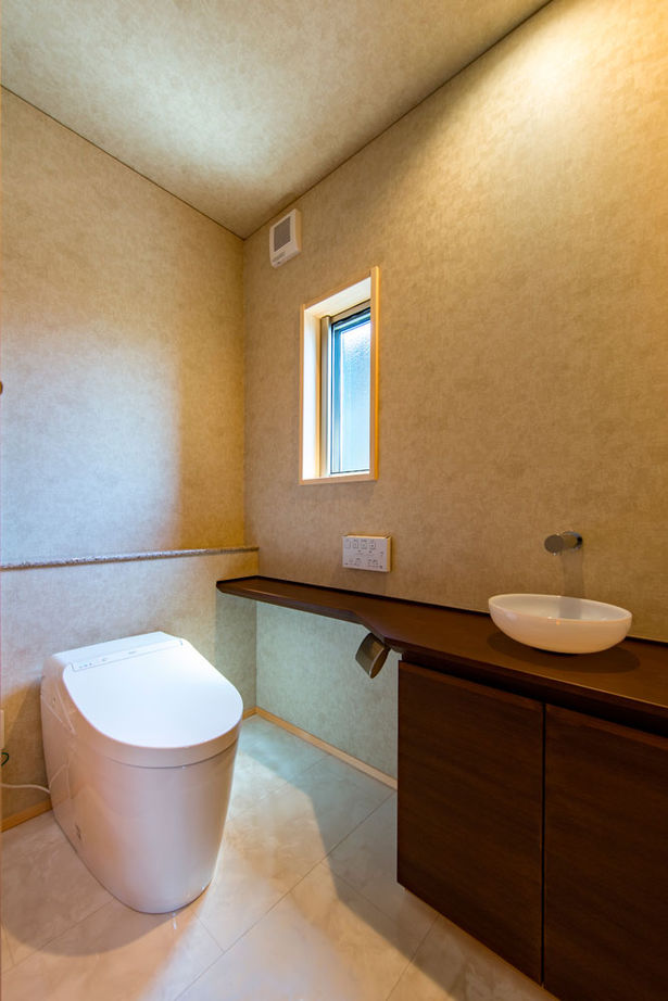 三和木 【檜の深い軒×和モダンの小さな平屋/30坪】「キッチンが映えるよう、mm単位までこだわってくれました」の建築実例画像10