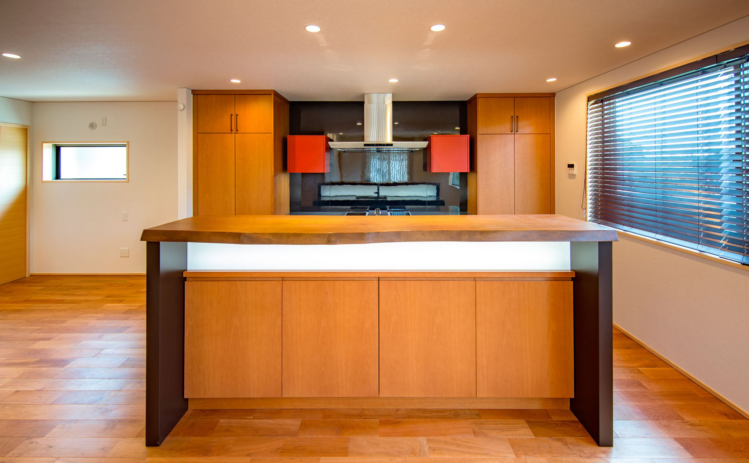 三和木 【檜の深い軒×和モダンの小さな平屋/30坪】「キッチンが映えるよう、mm単位までこだわってくれました」の建築実例画像16