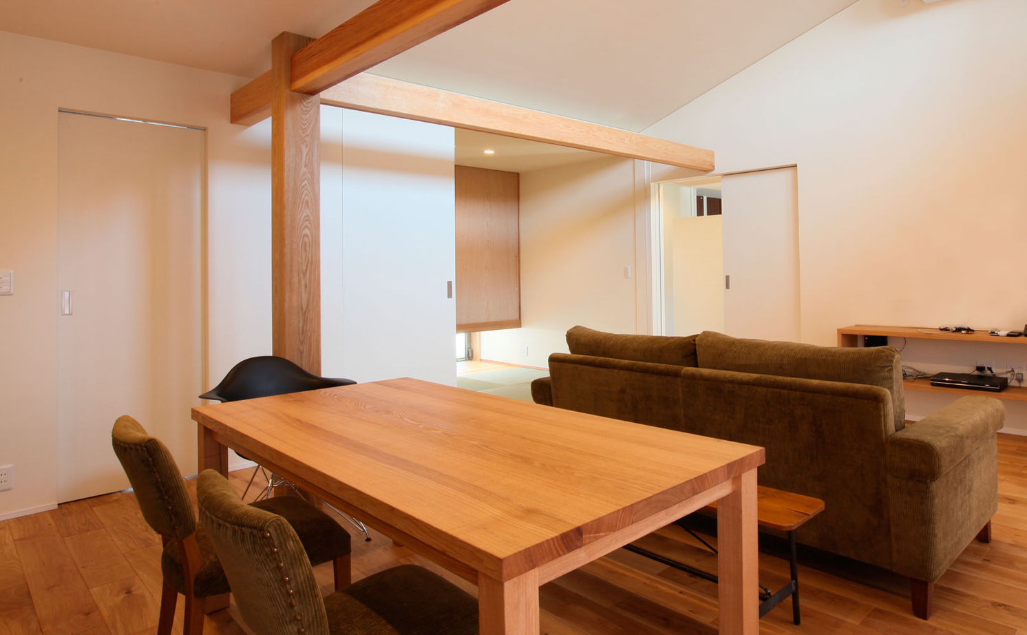 三和木 【平屋×土間収納】庭とのつながりを感じられる家【間取り図有】の建築実例画像9