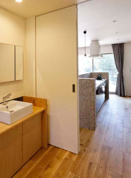 三和木 【平屋×土間収納】庭とのつながりを感じられる家【間取り図有】の建築実例画像11