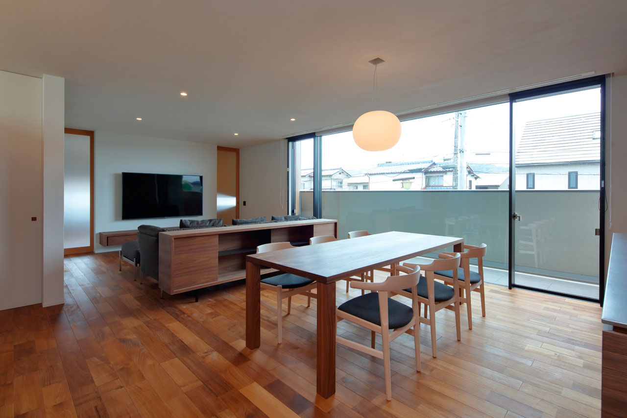 三和木 【ガレージハウス×混構造】木の温もりとRCの質感が溶け合う家。建築家が描く世界観を、隙なく美しく！の建築実例画像4