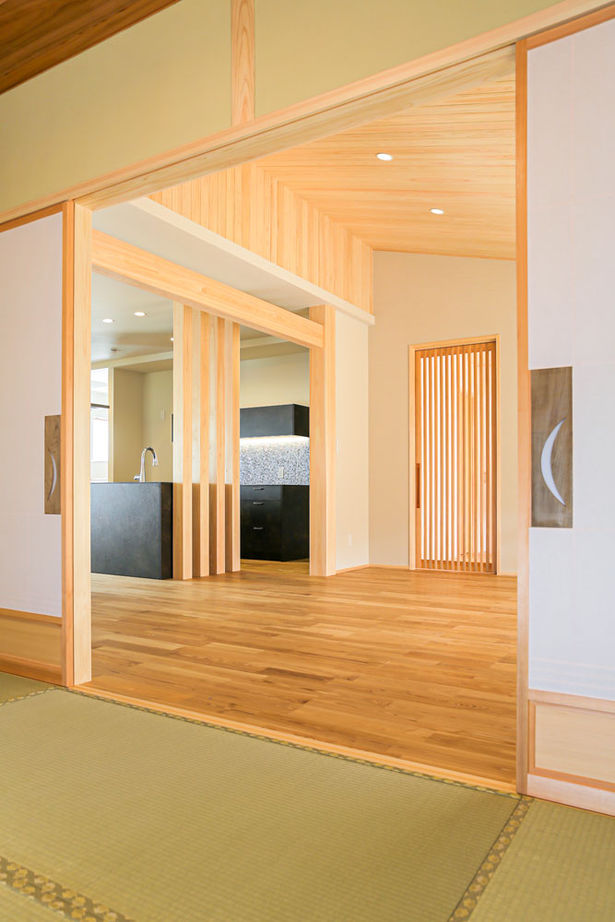 三和木 【平屋風×和瓦の大屋根×土間の趣味室|間取り有】30代夫婦がこだわった、居心地のいい和モダン（半田市）の建築実例画像12