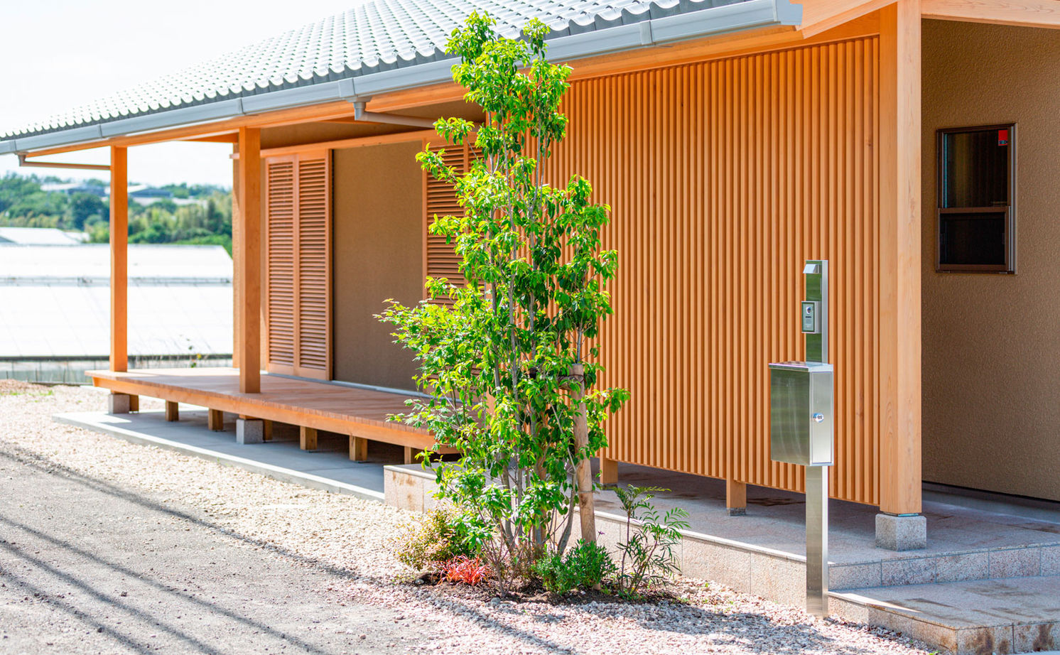 三和木 【平屋風×和瓦の大屋根×土間の趣味室|間取り有】30代夫婦がこだわった、居心地のいい和モダン（半田市）の建築実例画像14