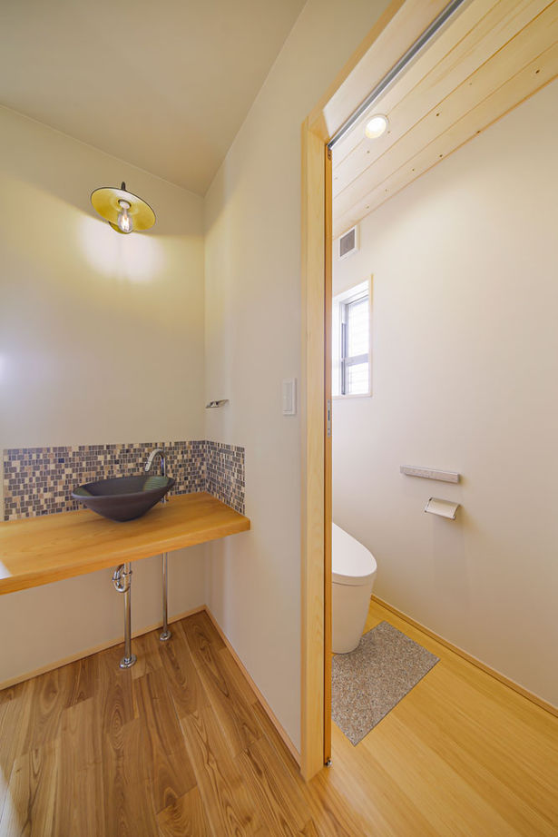 三和木 【平屋風×和瓦の大屋根×土間の趣味室|間取り有】30代夫婦がこだわった、居心地のいい和モダン（半田市）の建築実例画像16