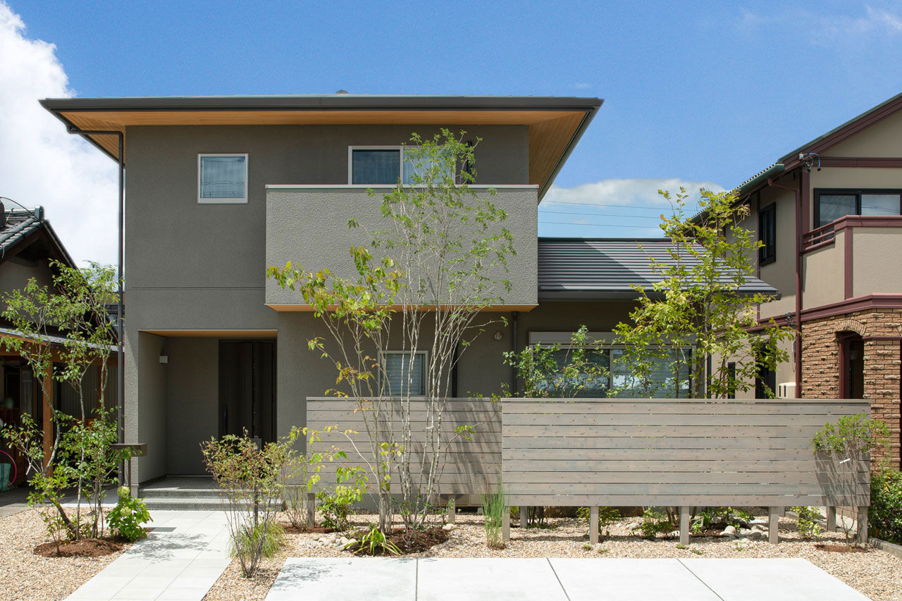 三和木 【モルタル壁×シンプルモダン×37坪】素材の質感と優しい陰影に満ちた、子どもたちの感性を育む家の建築実例画像