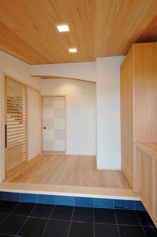 三和木 【土間×薪ストーブ×大屋根×42坪|間取り有】飴色の無垢が愛おしい。10年を経て、より魅力を増す和モダンの建築実例画像9