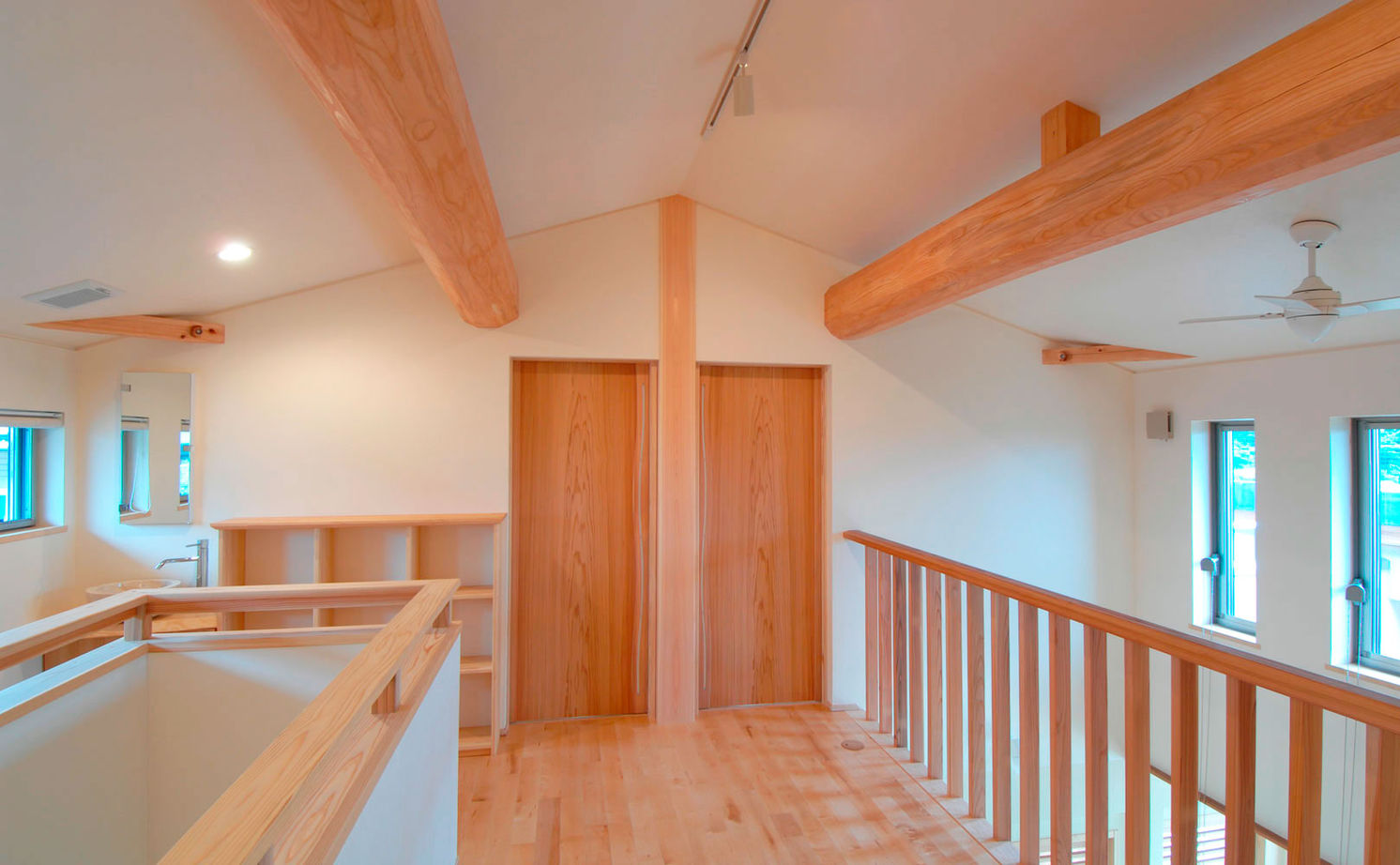 三和木 【土間×薪ストーブ×大屋根×42坪|間取り有】飴色の無垢が愛おしい。10年を経て、より魅力を増す和モダンの建築実例画像11