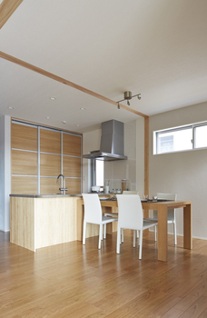 ロイヤルハウス 木と自然素材が調和したモダン空間　親子が笑顔になる開放的な住まいの建築実例画像6