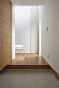 ロイヤルハウス 木と自然素材が調和したモダン空間　親子が笑顔になる開放的な住まいの建築実例画像8