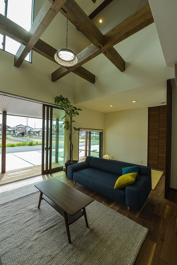 ロイヤルハウス 伝統的な和テイストと現代の暮らしにマッチした機能を融合。天然木の魅力を実感できる“木心地”のいい家の建築実例画像4