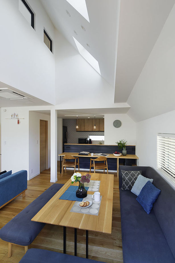 僕らの家 【2500万円～2999万円／狭小／3階建／2階リビング】吹き抜けや天窓、広々テラスで快適に暮らす家の建築実例画像6