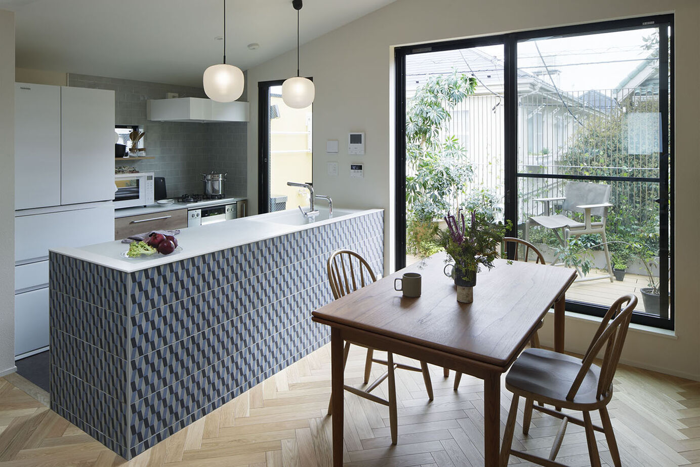 僕らの家 【6000万円～6499万円／地下室／2階リビング／間取り】緑を楽しむ開放的なLDKとホームシアターを楽しむ家の建築実例画像3