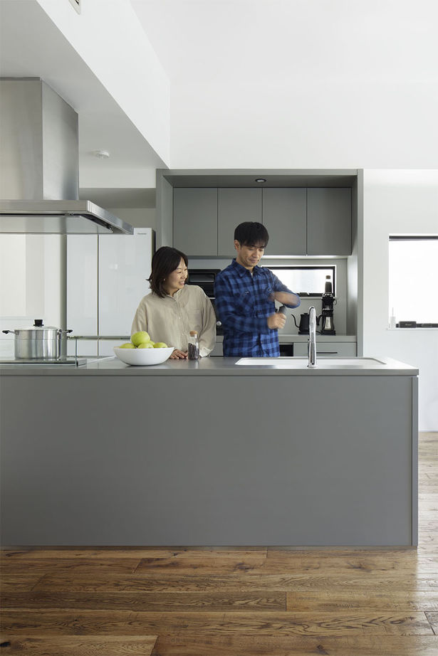 僕らの家 【3500万円～3999万円／狭小／2階リビング／間取り】上下階をつなぐスタイリッシュな階段室のある家の建築実例画像2