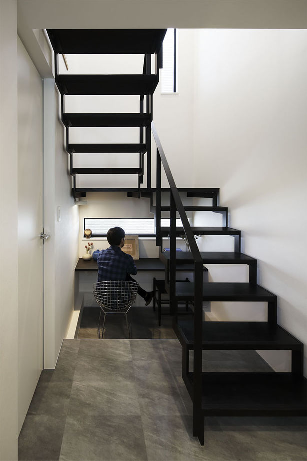 僕らの家 【3500万円～3999万円／狭小／2階リビング／間取り】上下階をつなぐスタイリッシュな階段室のある家の建築実例画像13