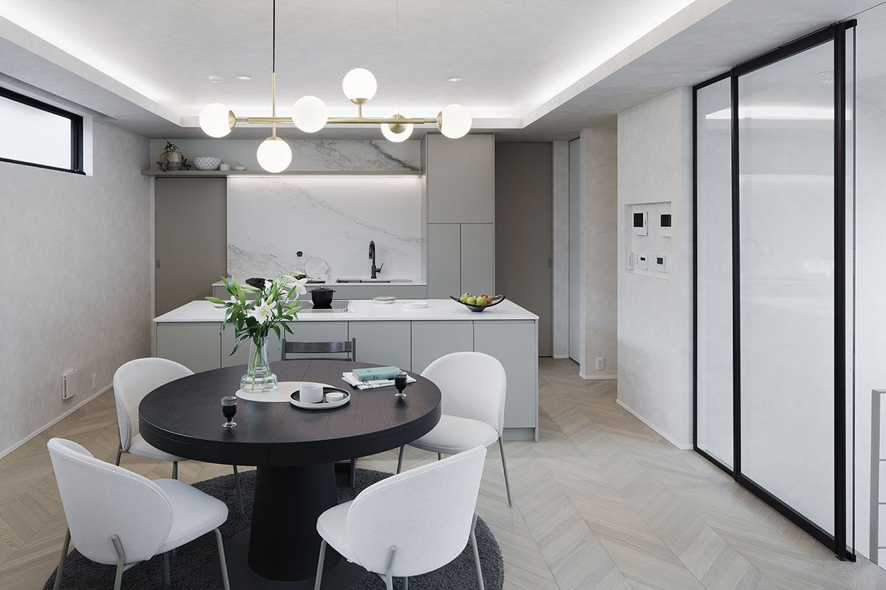 僕らの家 【ホテルライク／収納充実／ビルトインガレージ】デザインと機能性を両立。陰影が美しい2階リビングの家の建築実例画像3