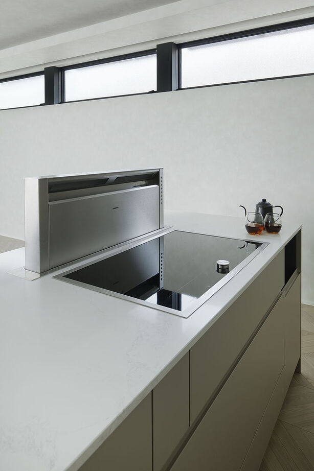 僕らの家 【ホテルライク／収納充実／ビルトインガレージ】デザインと機能性を両立。陰影が美しい2階リビングの家の建築実例画像9