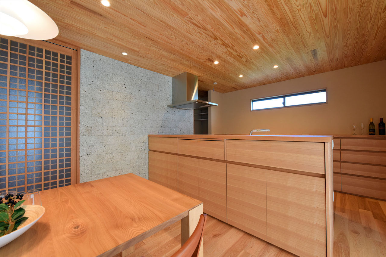 ウェールホーム 【34坪×平屋×和モダン×造作たっぷり】リビングの大窓で自然と溶け合う平屋。無垢に包まれ抜群の心地よさの建築実例画像4