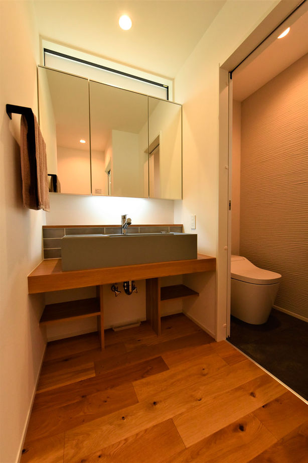 ウェールホーム 【40坪×2000万円台×スキップフロア】中２階の勉強スペースを見守れる無垢のリビングで、かっこよく子育ての建築実例画像6