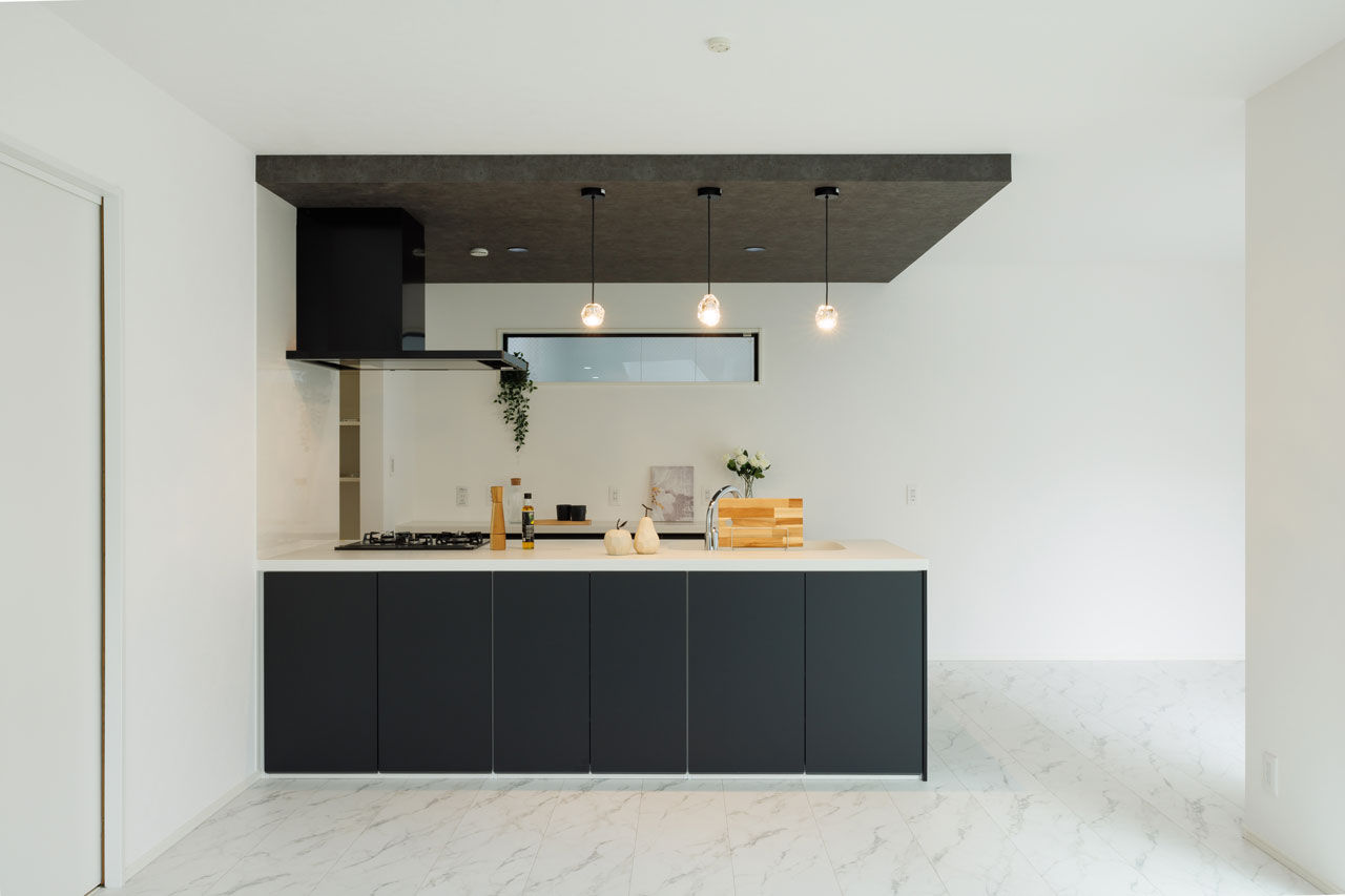 アトリエツバキ 一級建築士事務所 【1000万円台/間取り図】住み心地にもこだわった白の美しさが際立つホテルライクな家の建築実例画像2