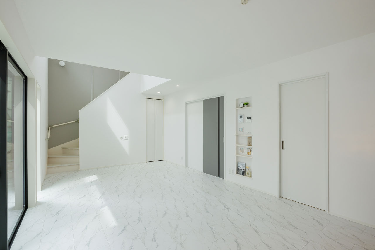 アトリエツバキ 一級建築士事務所 【1000万円台/間取り図】住み心地にもこだわった白の美しさが際立つホテルライクな家の建築実例画像3