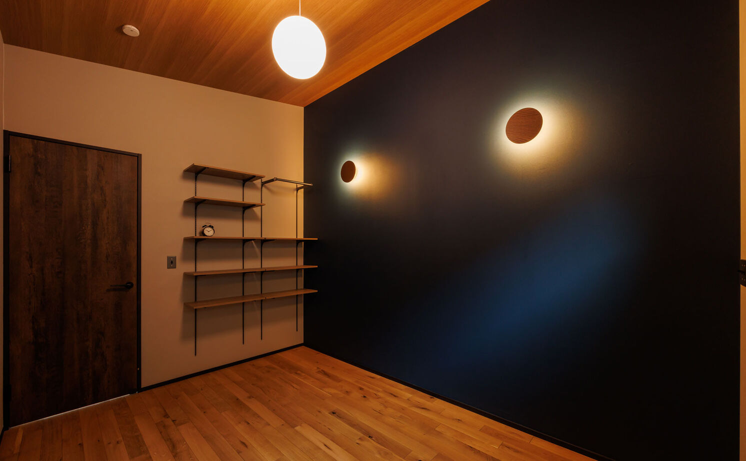 アトリエツバキ 一級建築士事務所 【～1500万円/吹抜け/間取り図】ダウンライトゼロ。空間ごとに光の個性が輝く住まいの建築実例画像8