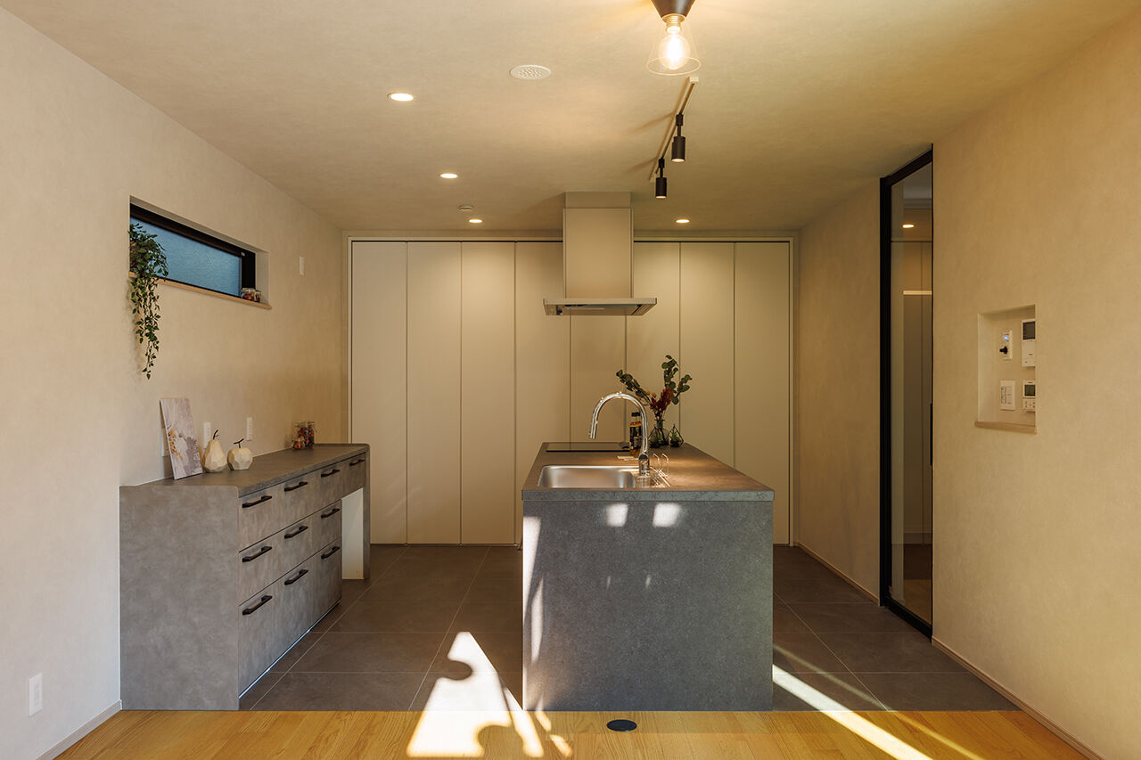 アトリエツバキ 一級建築士事務所 【～1500万円台/間取り図】スケルトン階段やアイランドキッチン。おしゃれなLDKが自慢の家の建築実例画像3