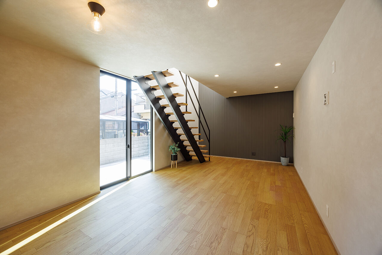 アトリエツバキ 一級建築士事務所 【～1500万円台/間取り図】スケルトン階段やアイランドキッチン。おしゃれなLDKが自慢の家の建築実例画像6