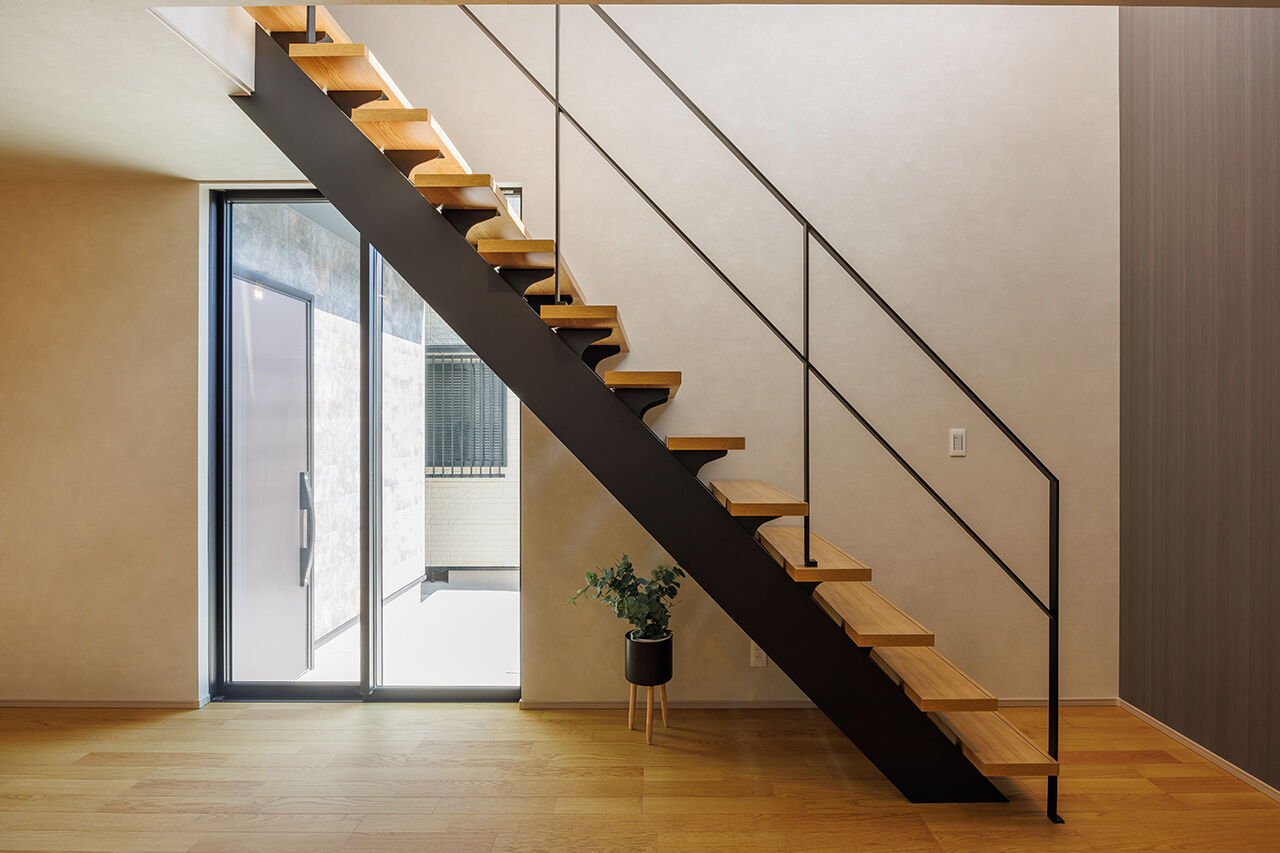 アトリエツバキ 一級建築士事務所 【～1500万円台/間取り図】スケルトン階段やアイランドキッチン。おしゃれなLDKが自慢の家の建築実例画像7