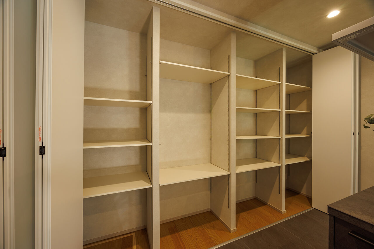 アトリエツバキ 一級建築士事務所 【～1500万円台/間取り図】スケルトン階段やアイランドキッチン。おしゃれなLDKが自慢の家の建築実例画像9